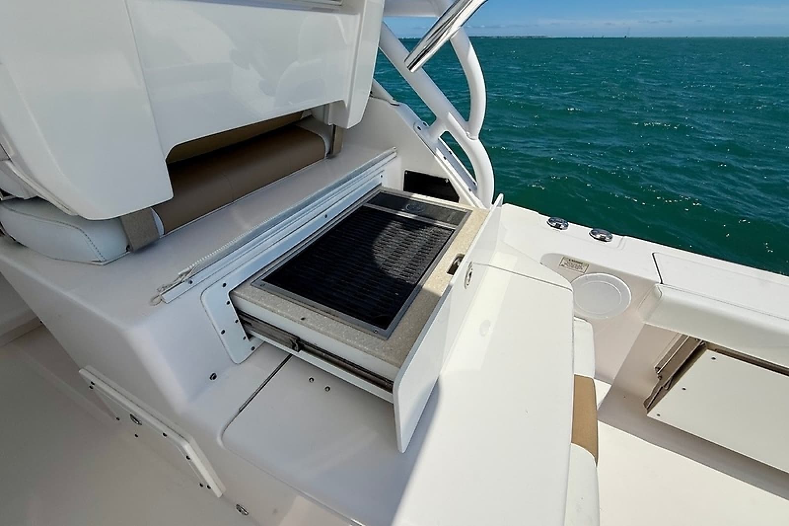 2015 Edgewater 335 Express - Photo 44
