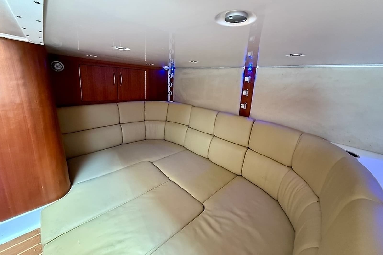 2015 Edgewater 335 Express - Photo 24