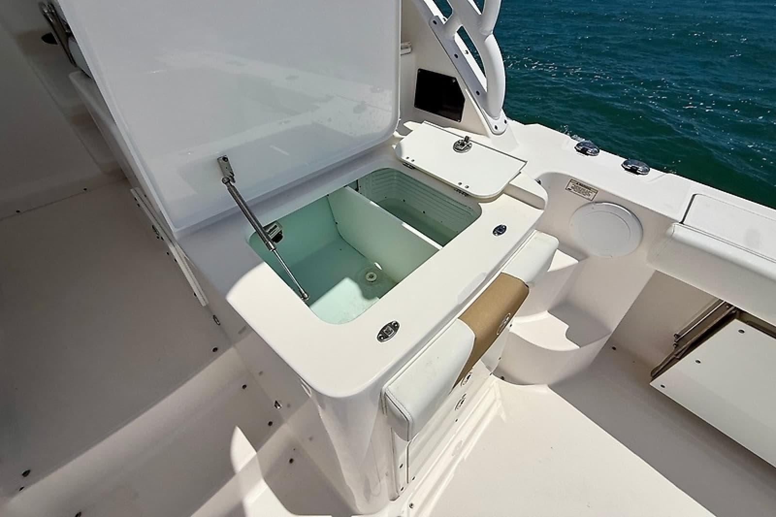 2015 Edgewater 335 Express - Photo 41