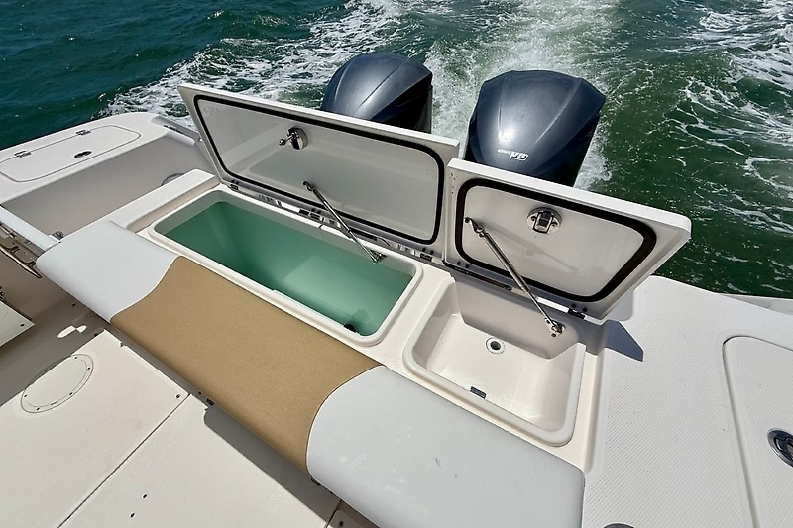 2015 Edgewater 335 Express - Photo 38