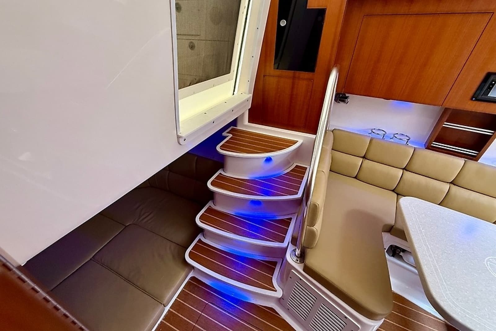 2015 Edgewater 335 Express - Photo 30