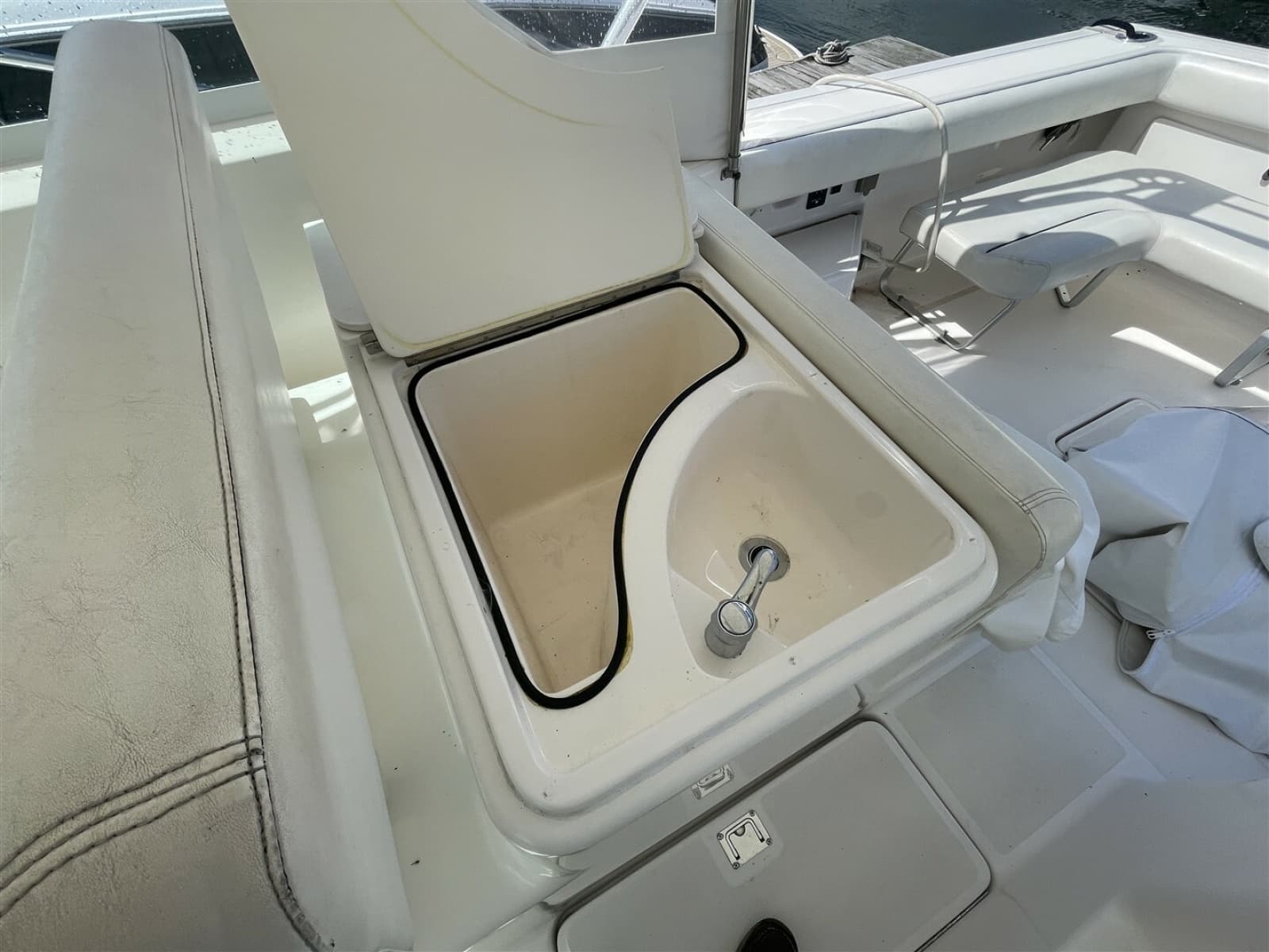 2000 Tiara Yachts 2900 Coronet Harbor Edition - Photo 13