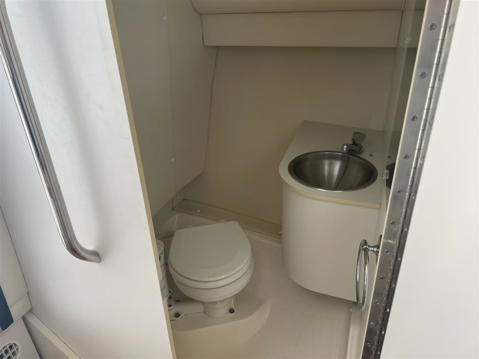 2000 Tiara Yachts 2900 Coronet Harbor Edition - Photo 16