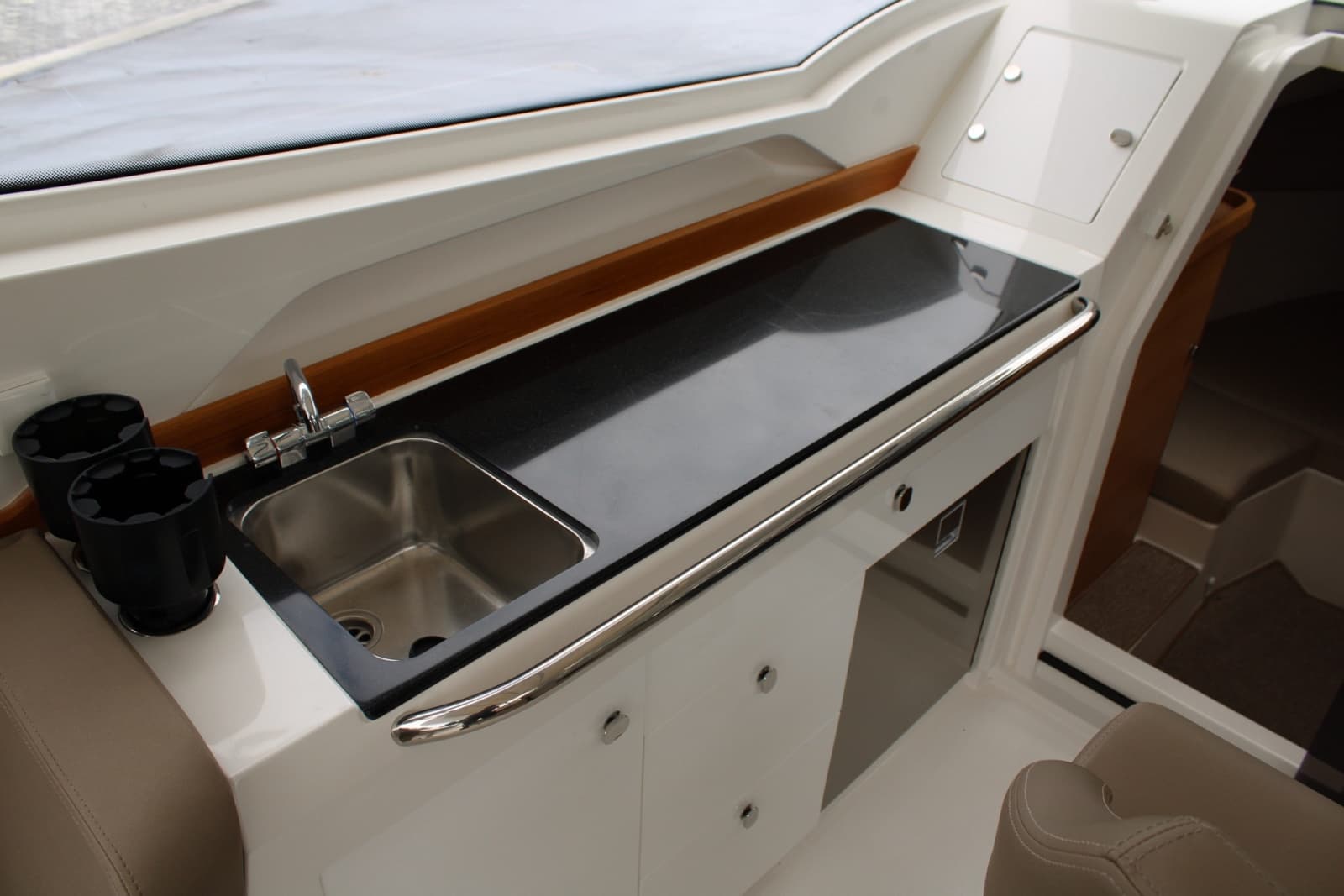 2025 Nimbus W9 - Photo 13