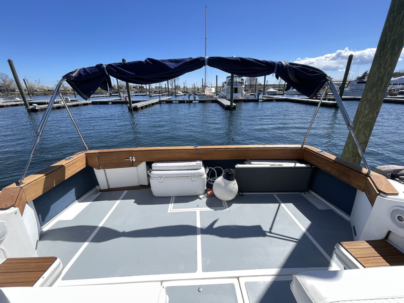 1990 Sea Ray 390 Express Cruiser - Photo 4