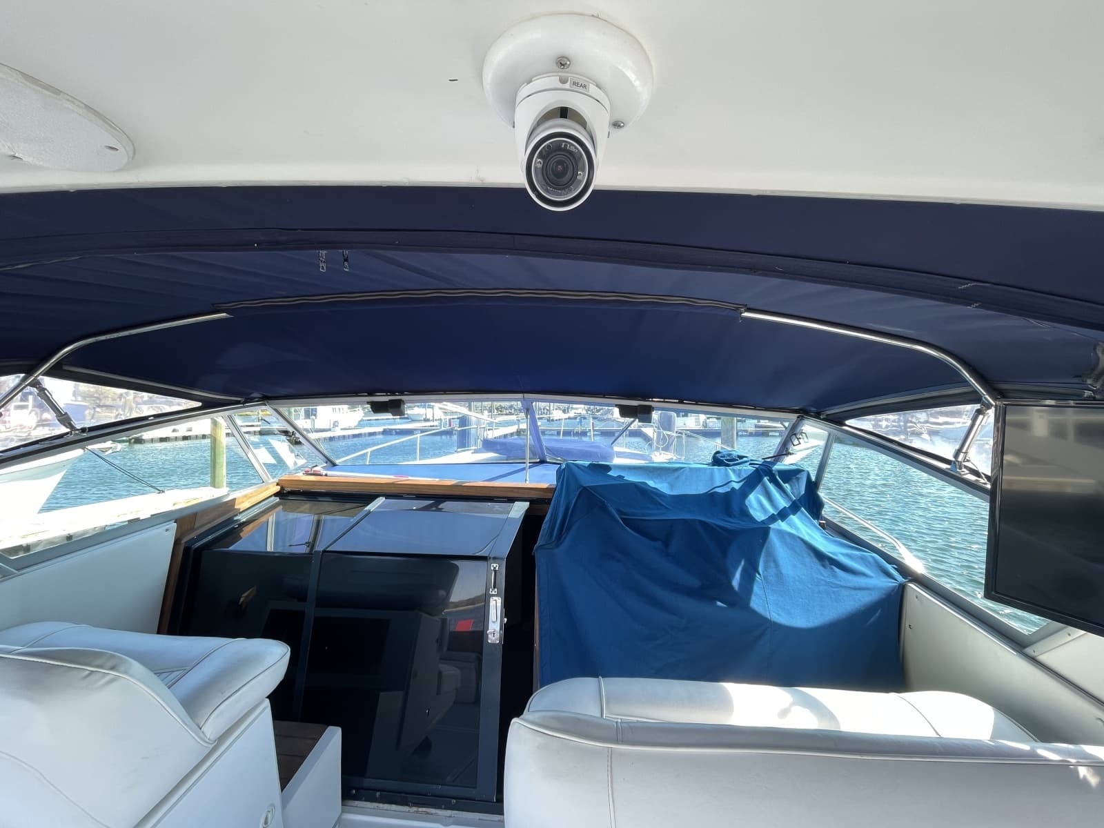 1990 Sea Ray 390 Express Cruiser - Photo 22