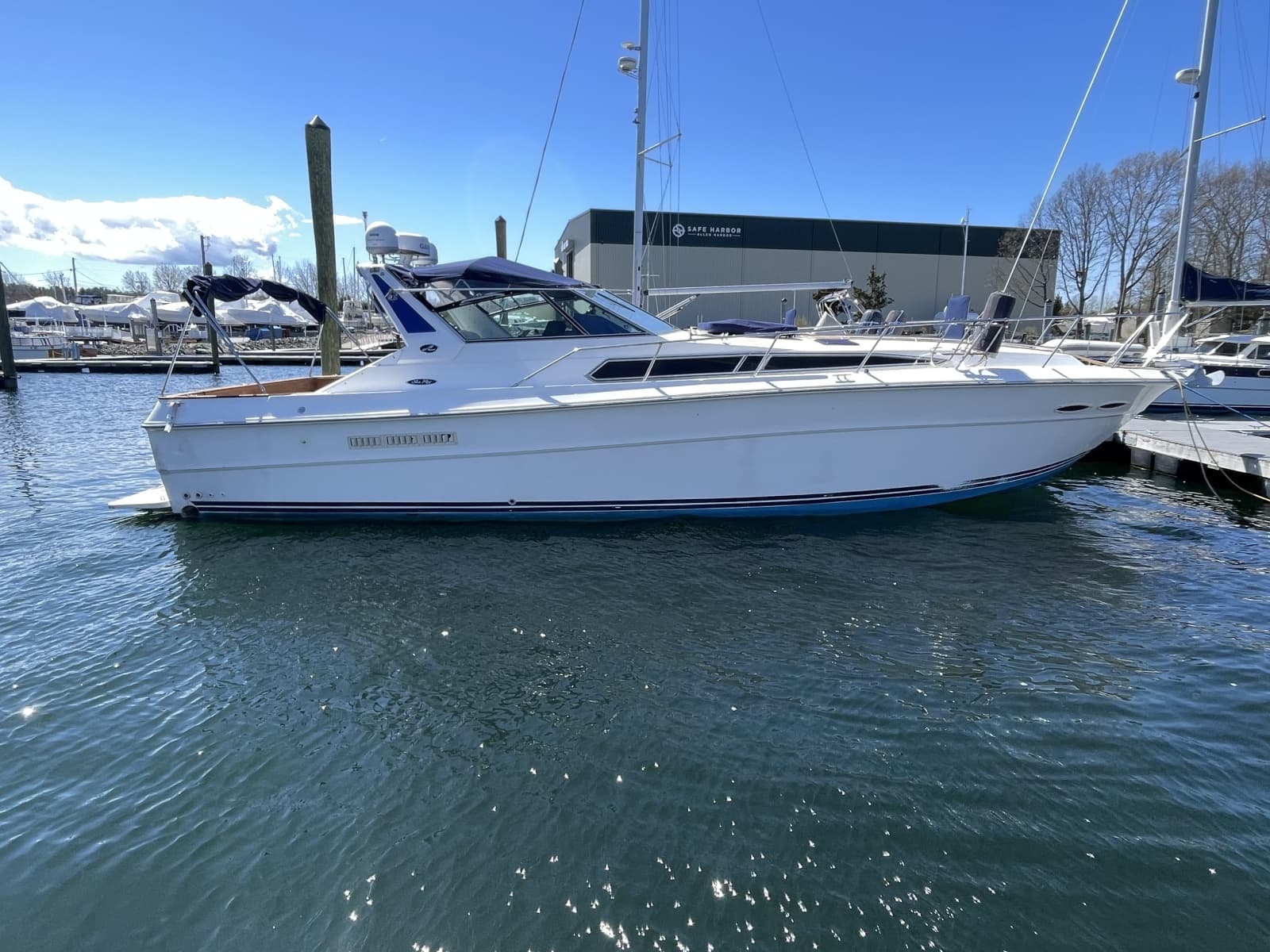 1990 Sea Ray 390 Express Cruiser - Photo 1