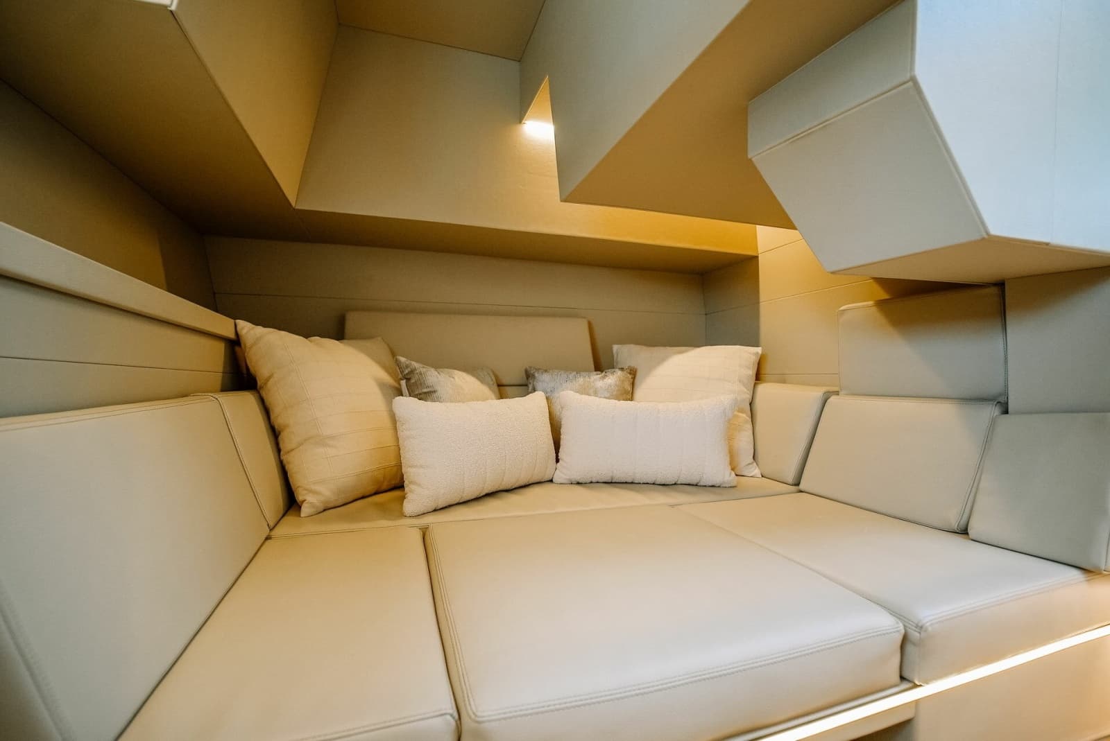 2027 Focus Motor Yachts 3X - Photo 29