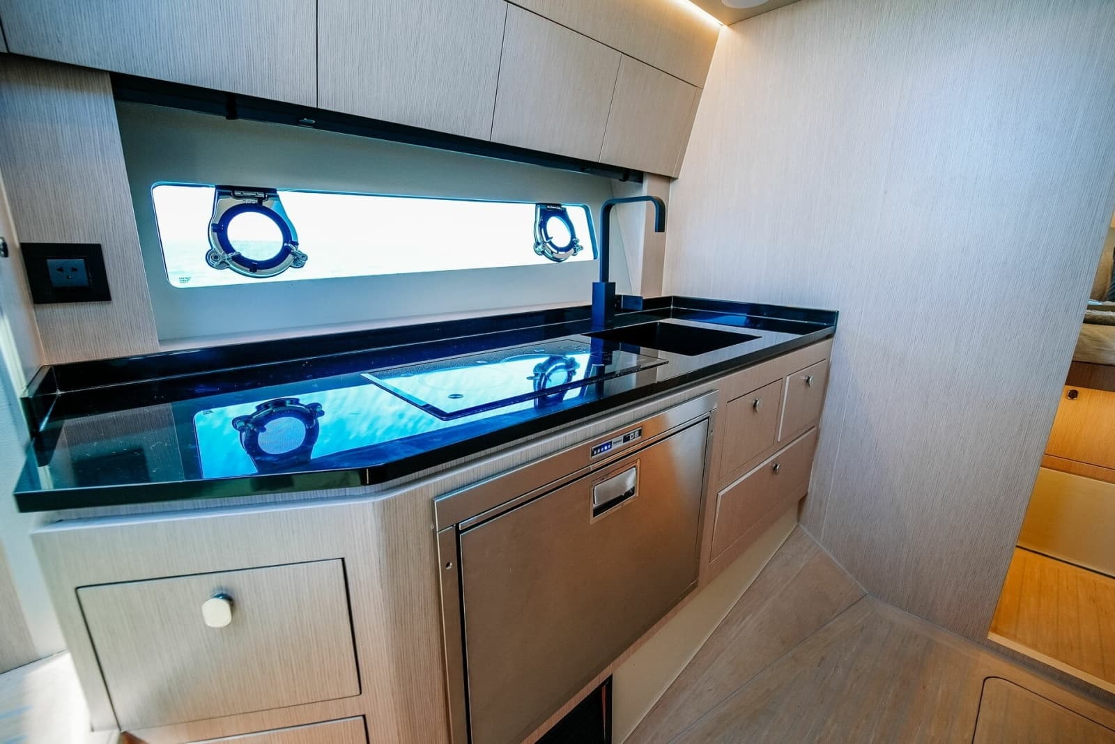 2027 Focus Motor Yachts 3X - Photo 30