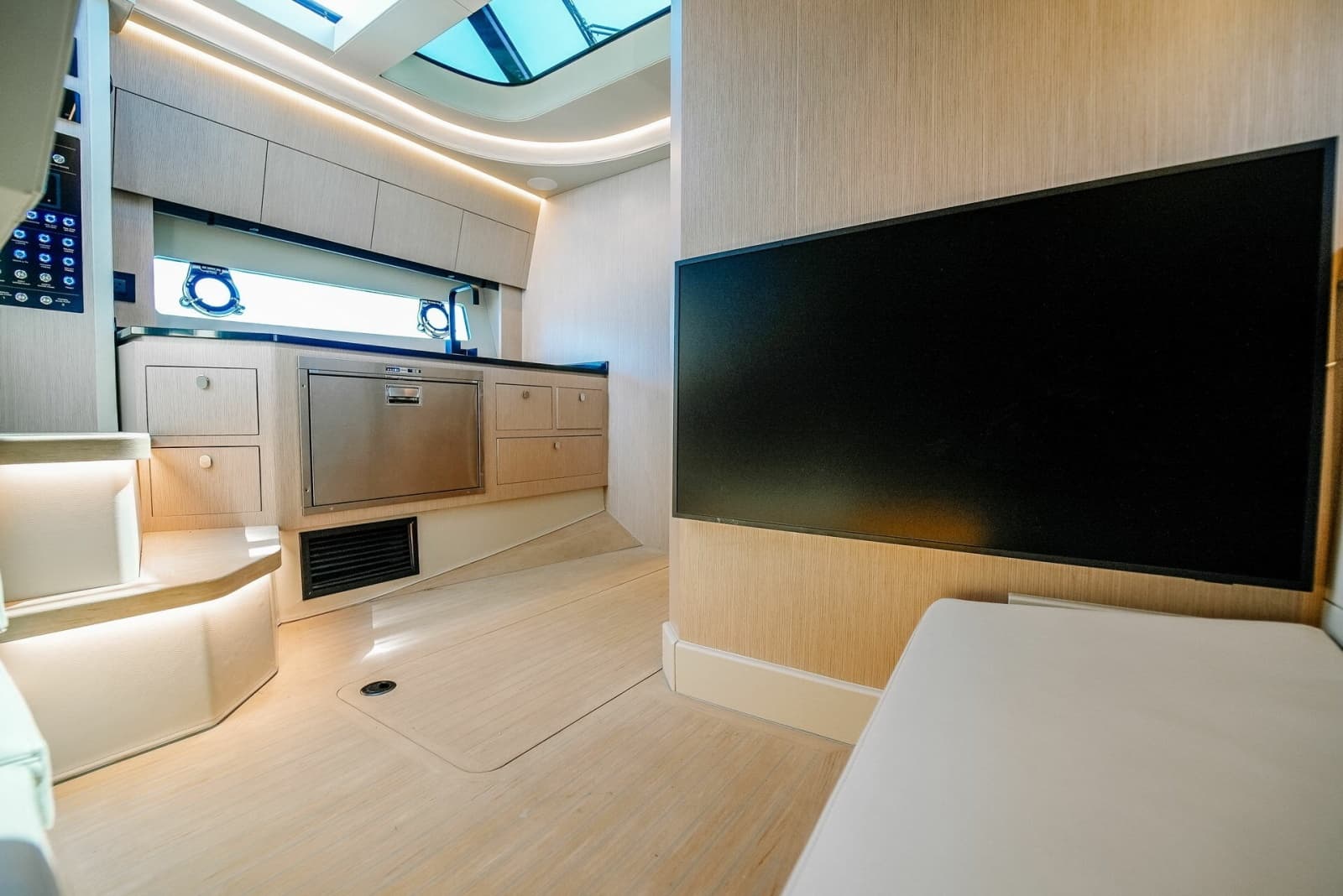 2027 Focus Motor Yachts 3X - Photo 26