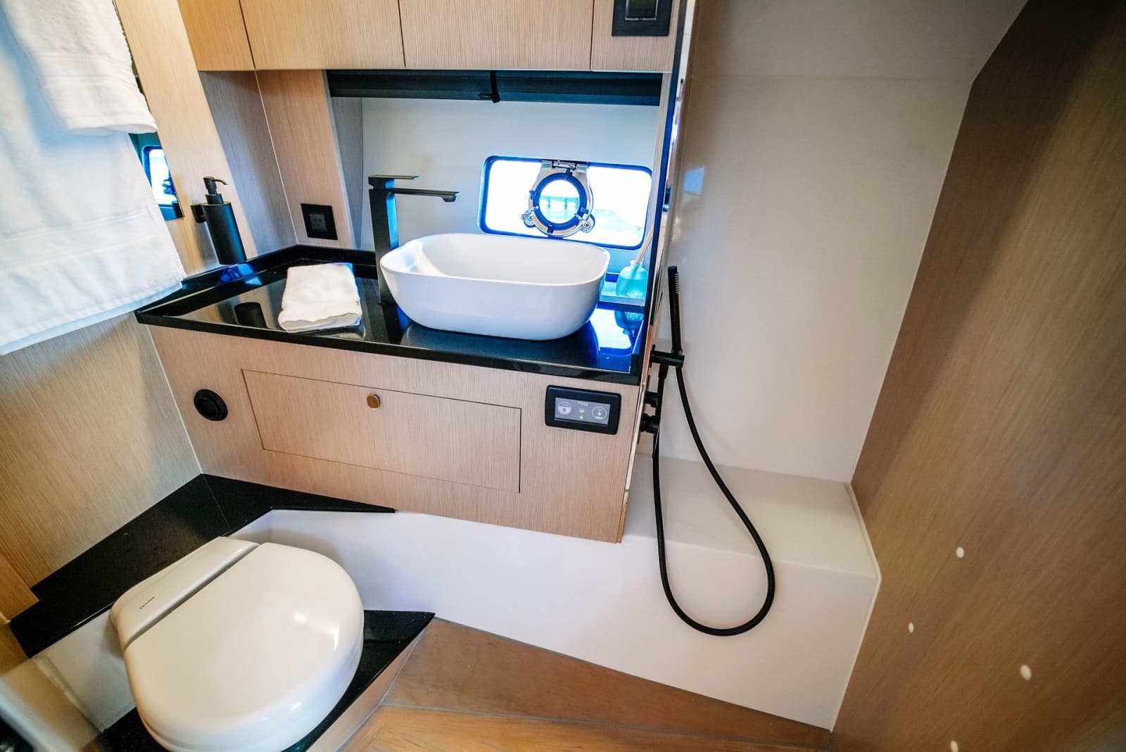 2027 Focus Motor Yachts 3X - Photo 32