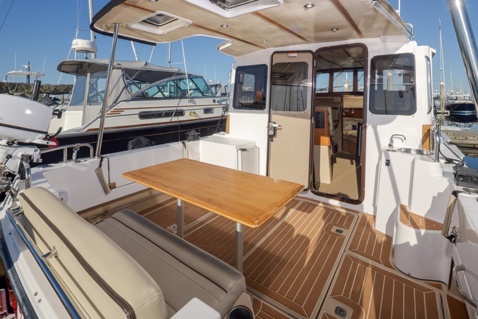 2018 Ranger Tugs 31 Sedan - Photo 22