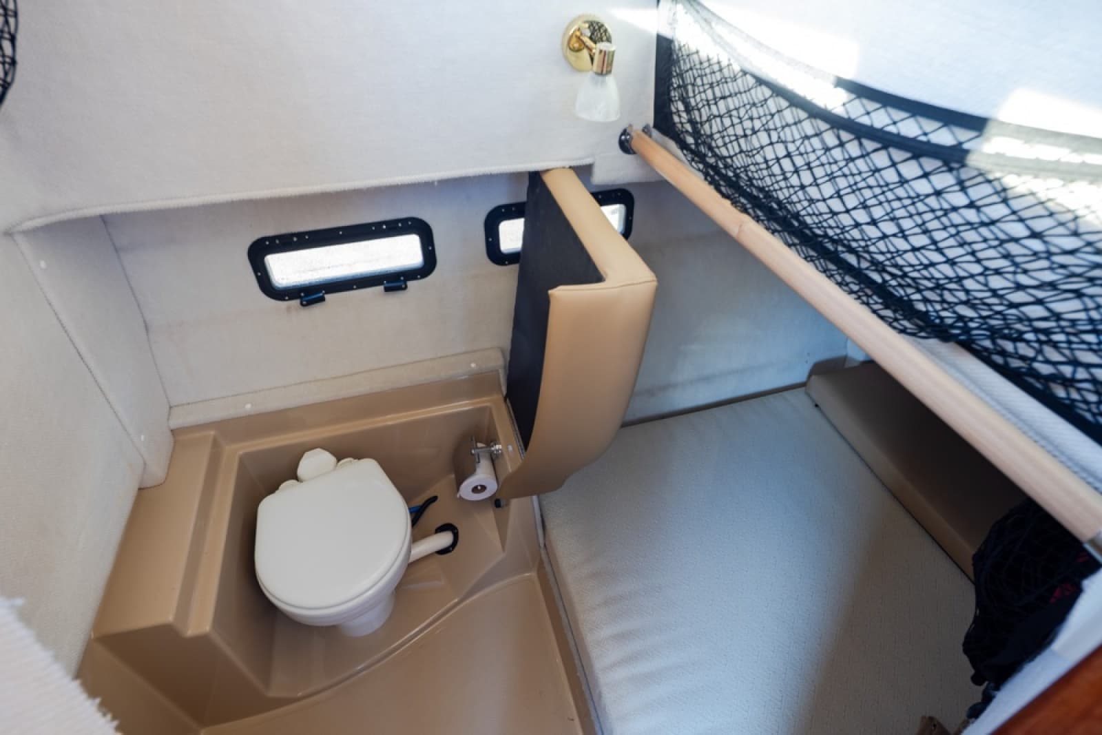 2018 Ranger Tugs 31 Sedan - Photo 13