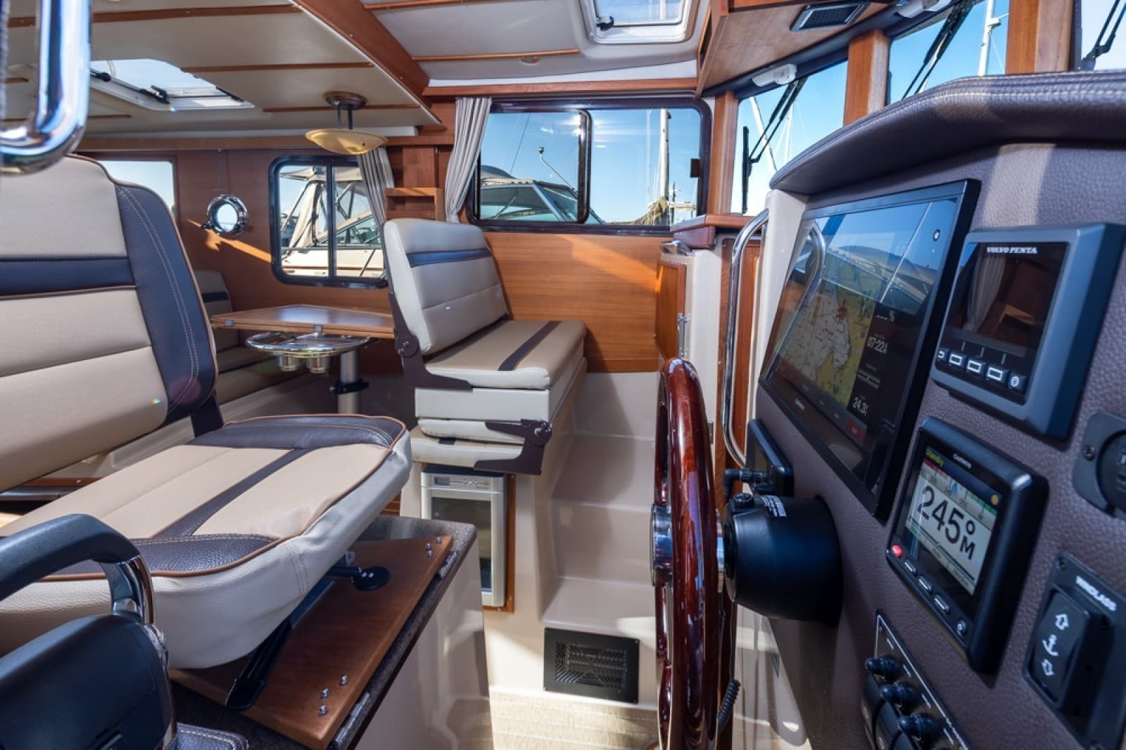 2018 Ranger Tugs 31 Sedan - Photo 18