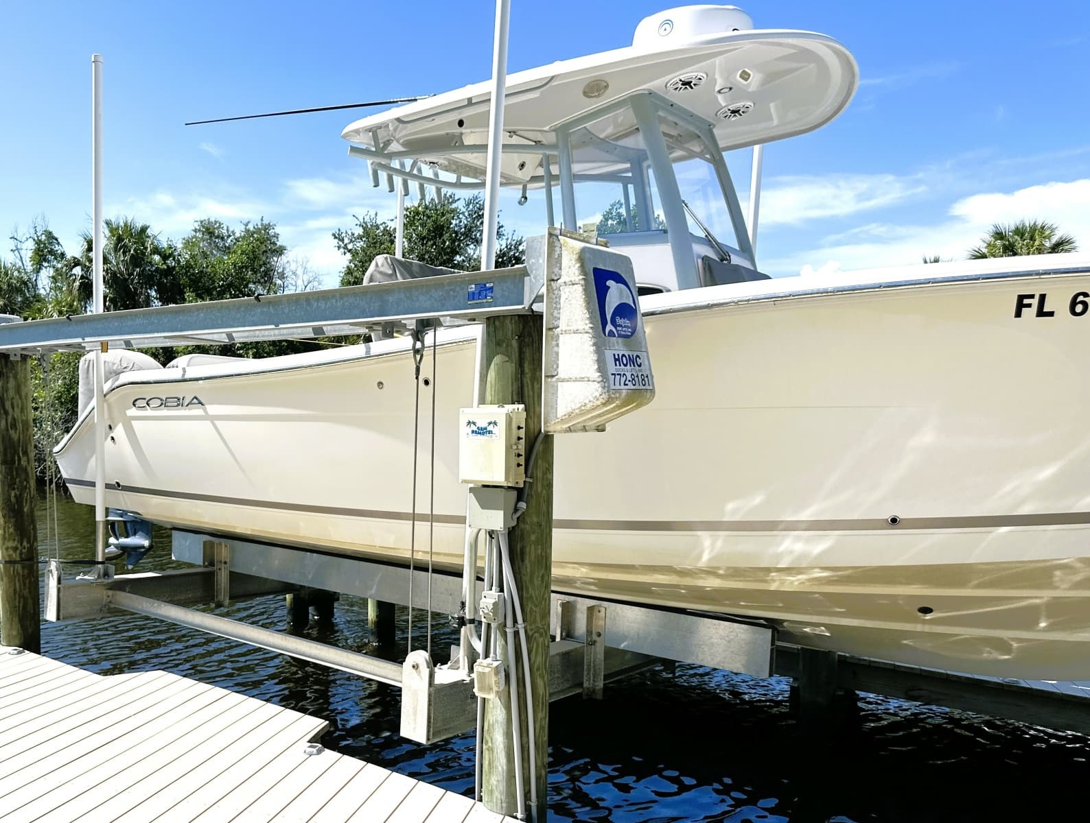 2021 Cobia 280CC - Photo 17