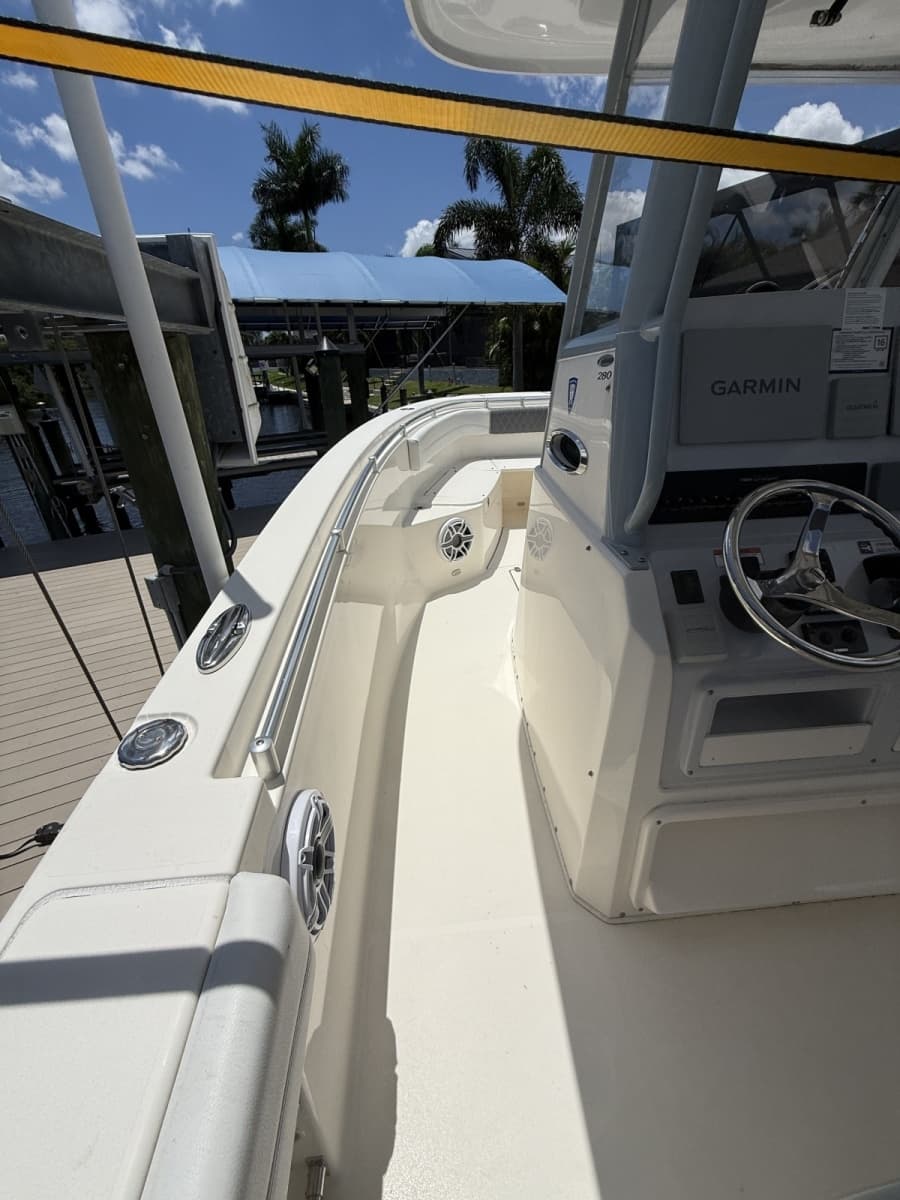 2021 Cobia 280CC - Photo 8