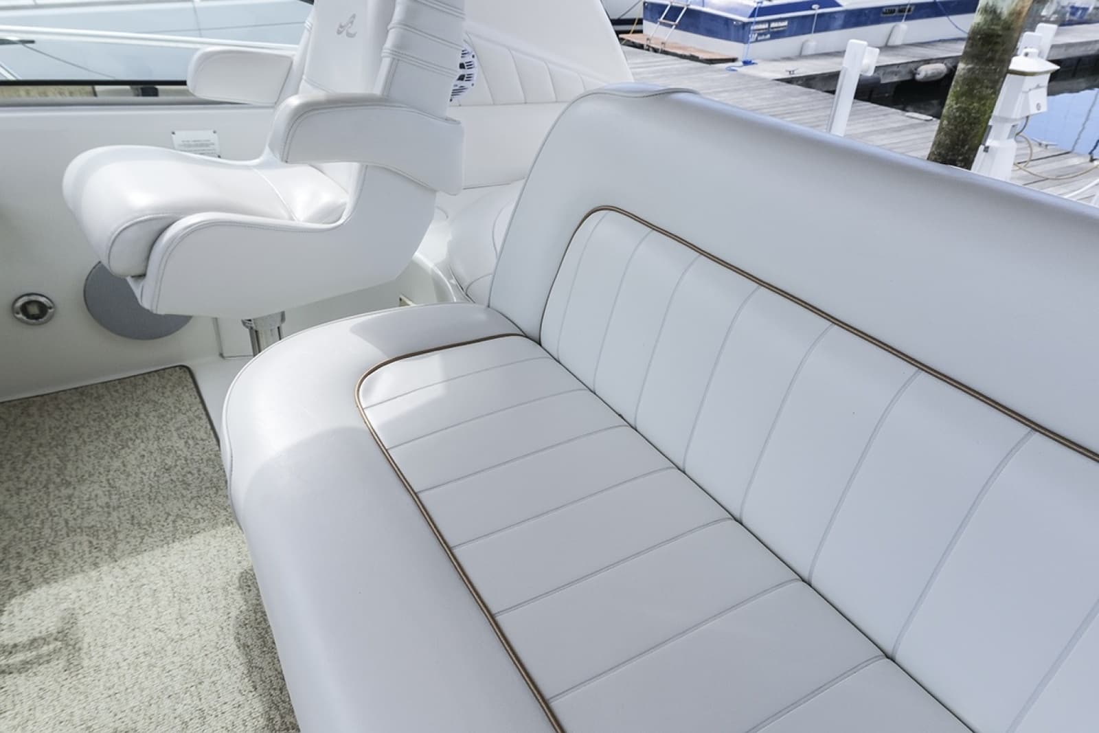 1997 Sea Ray Sundancer 400 - Photo 11