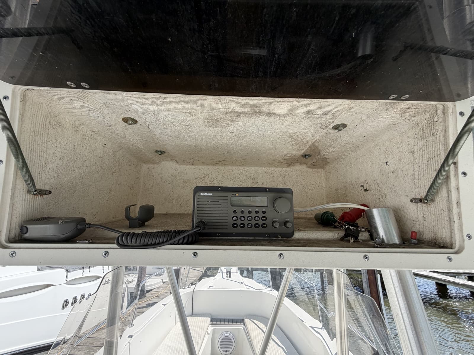 1999 Boston Whaler 26 Outrage - Photo 36