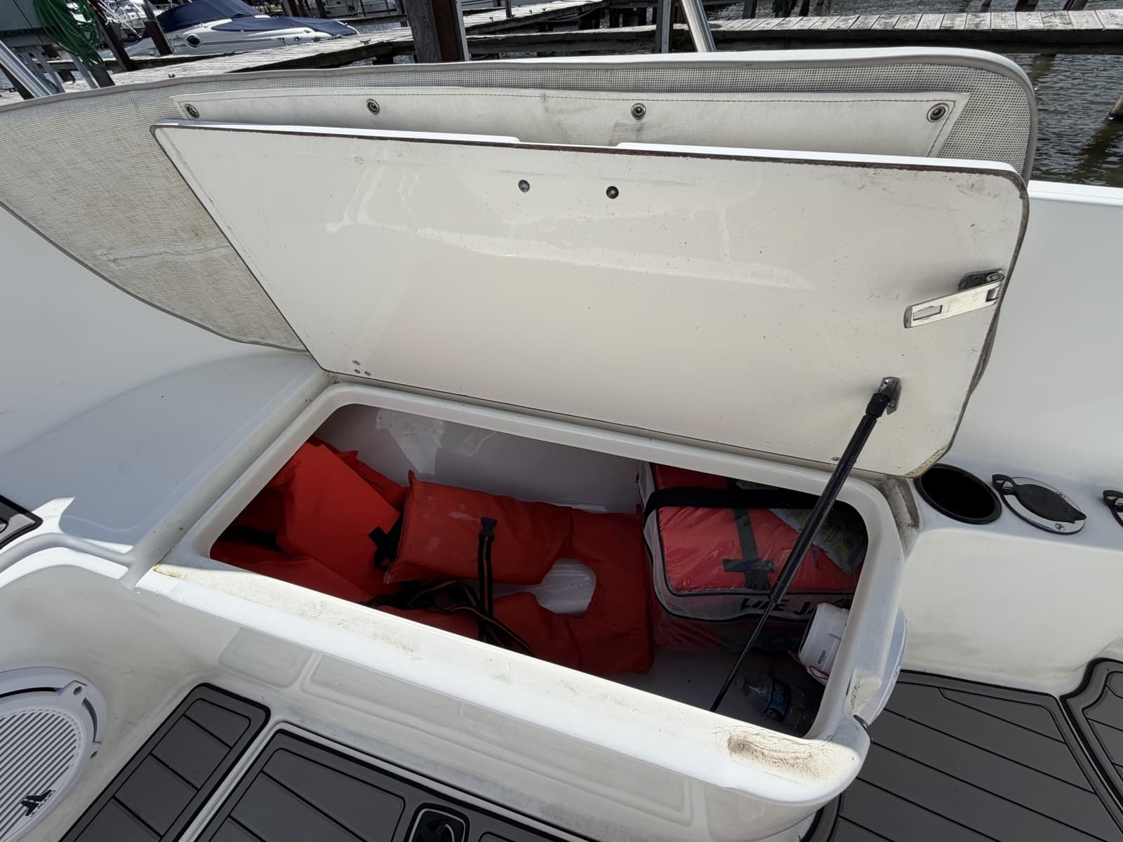 1999 Boston Whaler 26 Outrage - Photo 18