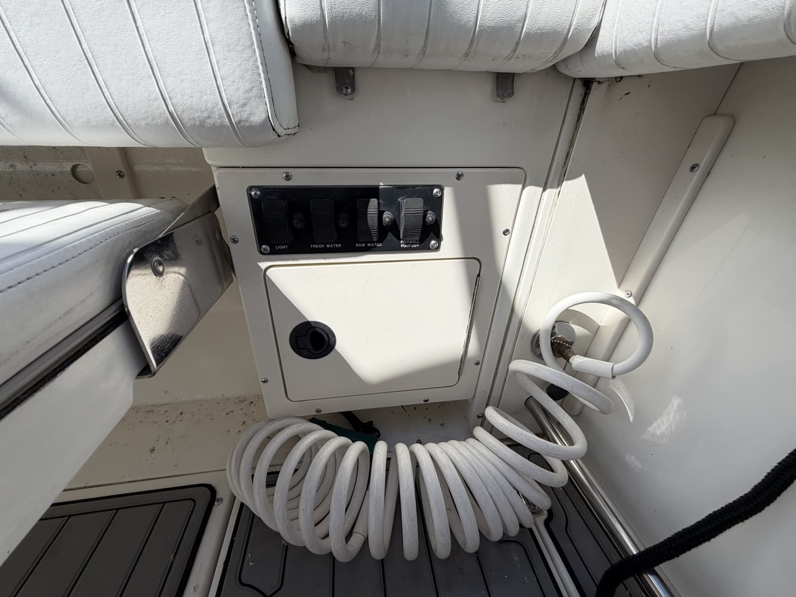 1999 Boston Whaler 26 Outrage - Photo 46