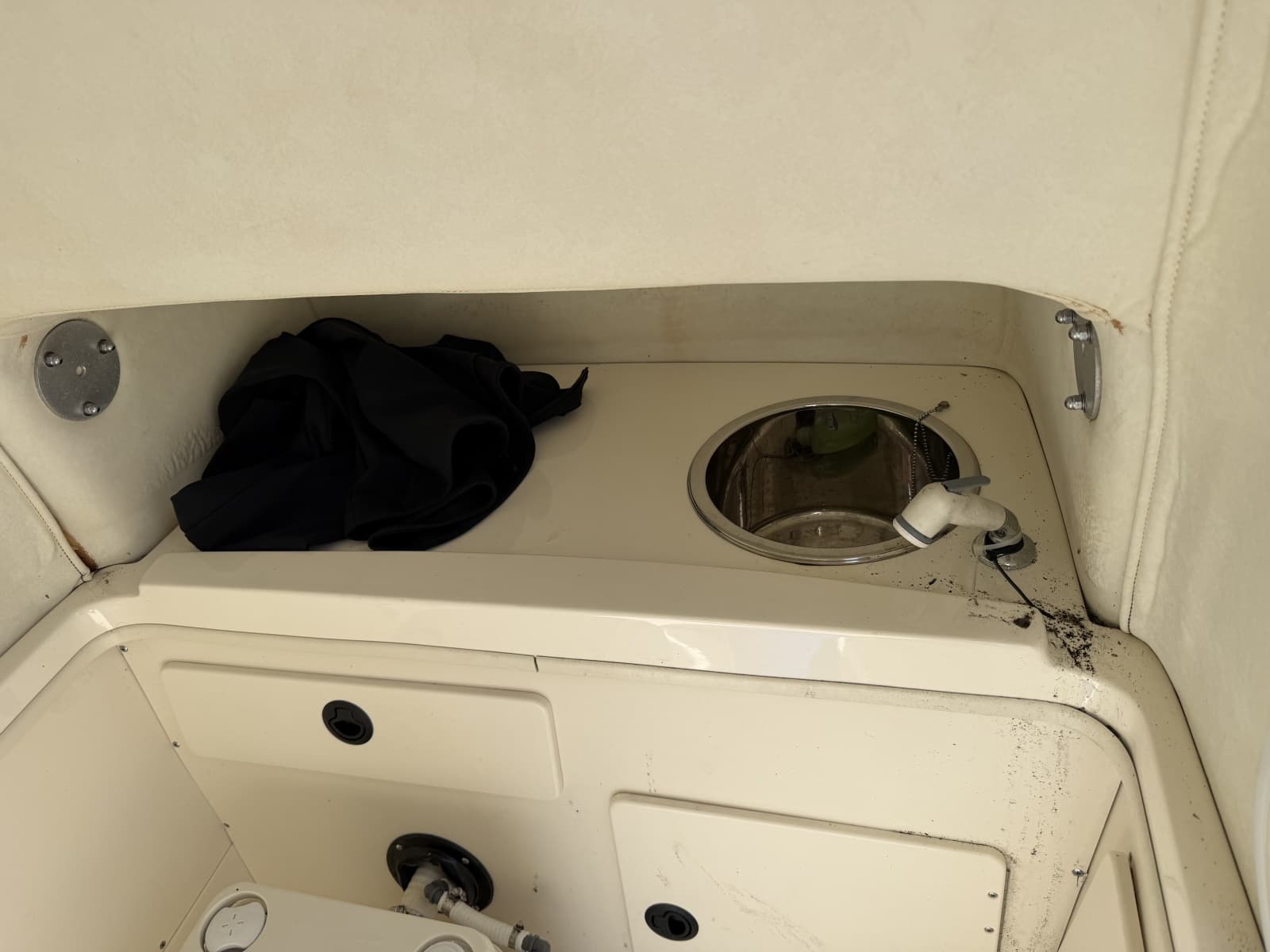 1999 Boston Whaler 26 Outrage - Photo 13