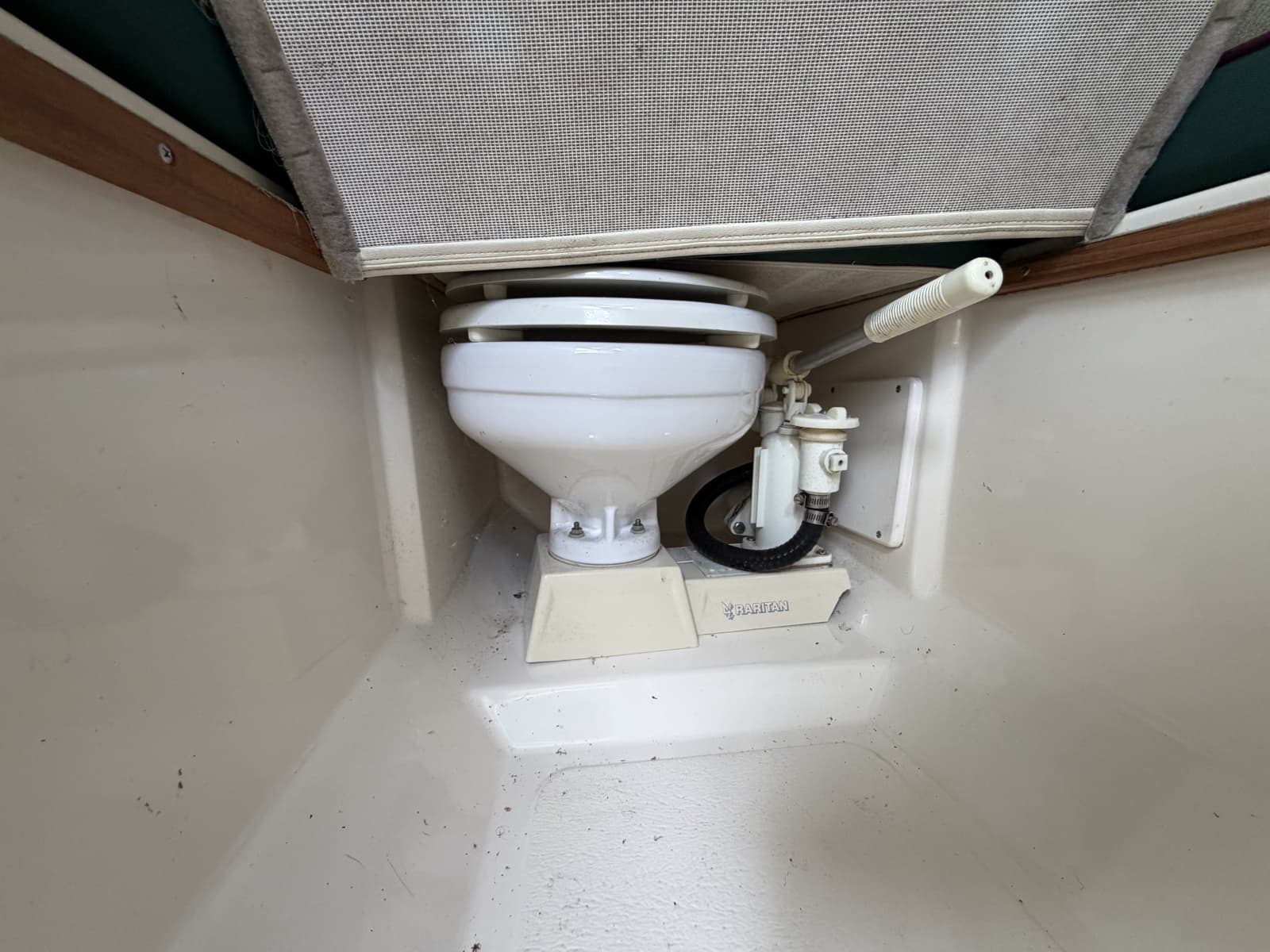 1995 Pursuit 2460 Denali - Photo 37