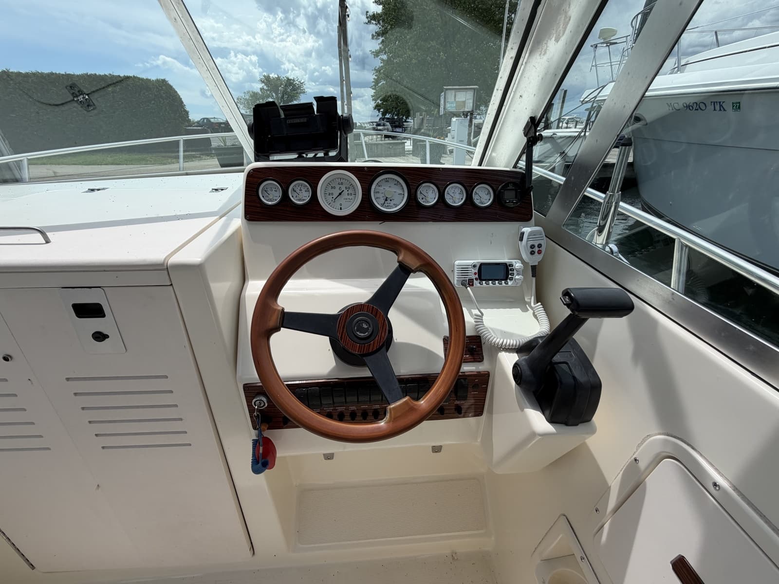 1995 Pursuit 2460 Denali - Photo 27