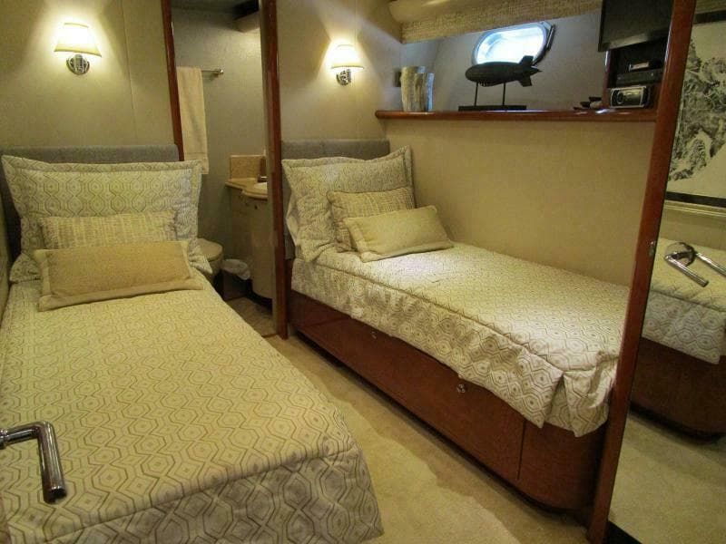 2002 Cheoy Lee Sport Motor Yacht - Photo 41