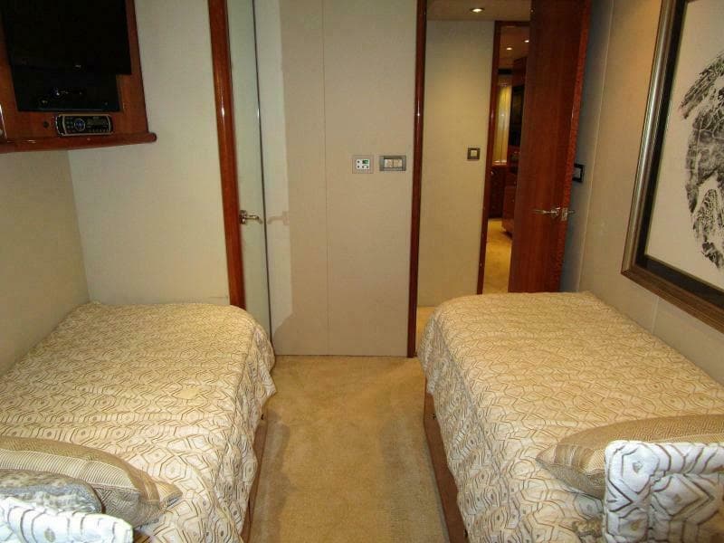 2002 Cheoy Lee Sport Motor Yacht - Photo 40