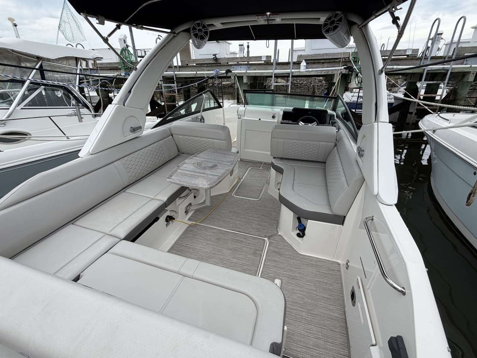 2023 Sea Ray 250 Outboard - Photo 5