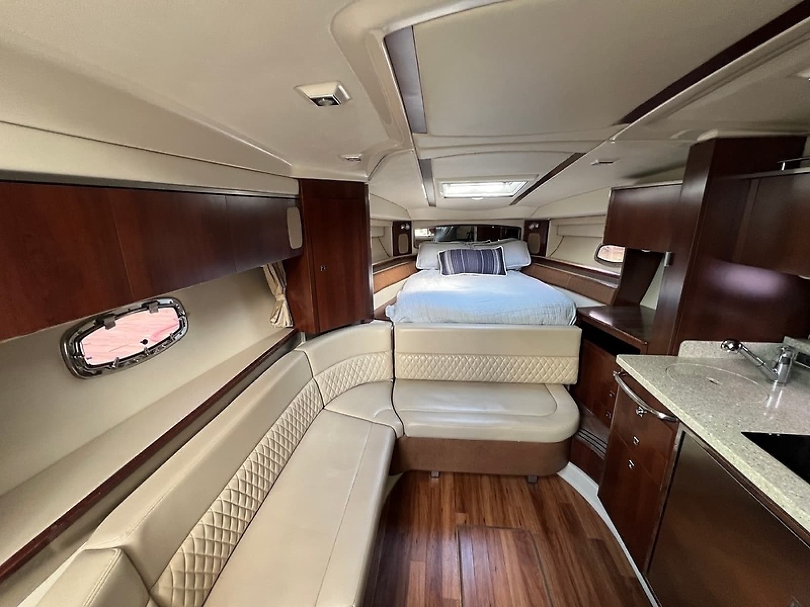 2013 Chaparral 330 Signature - Photo 3