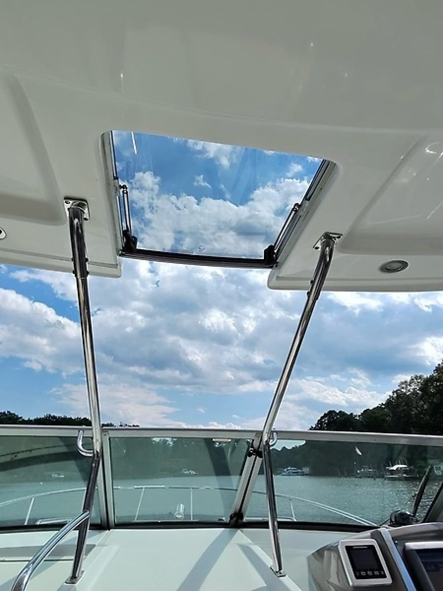 2013 Chaparral 330 Signature - Photo 21