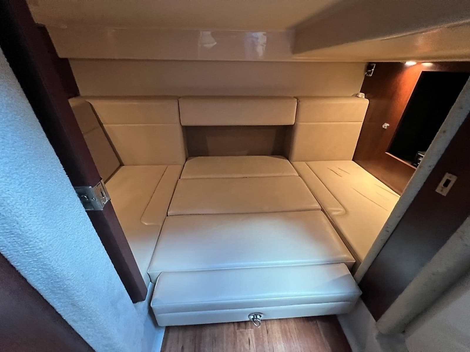 2013 Chaparral 330 Signature - Photo 9