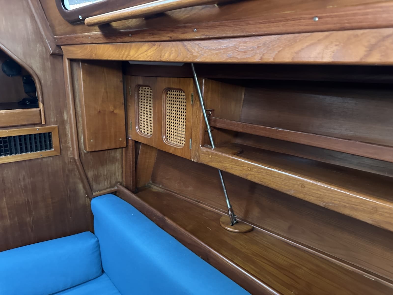 1985 Endeavour 42 CC - Photo 131