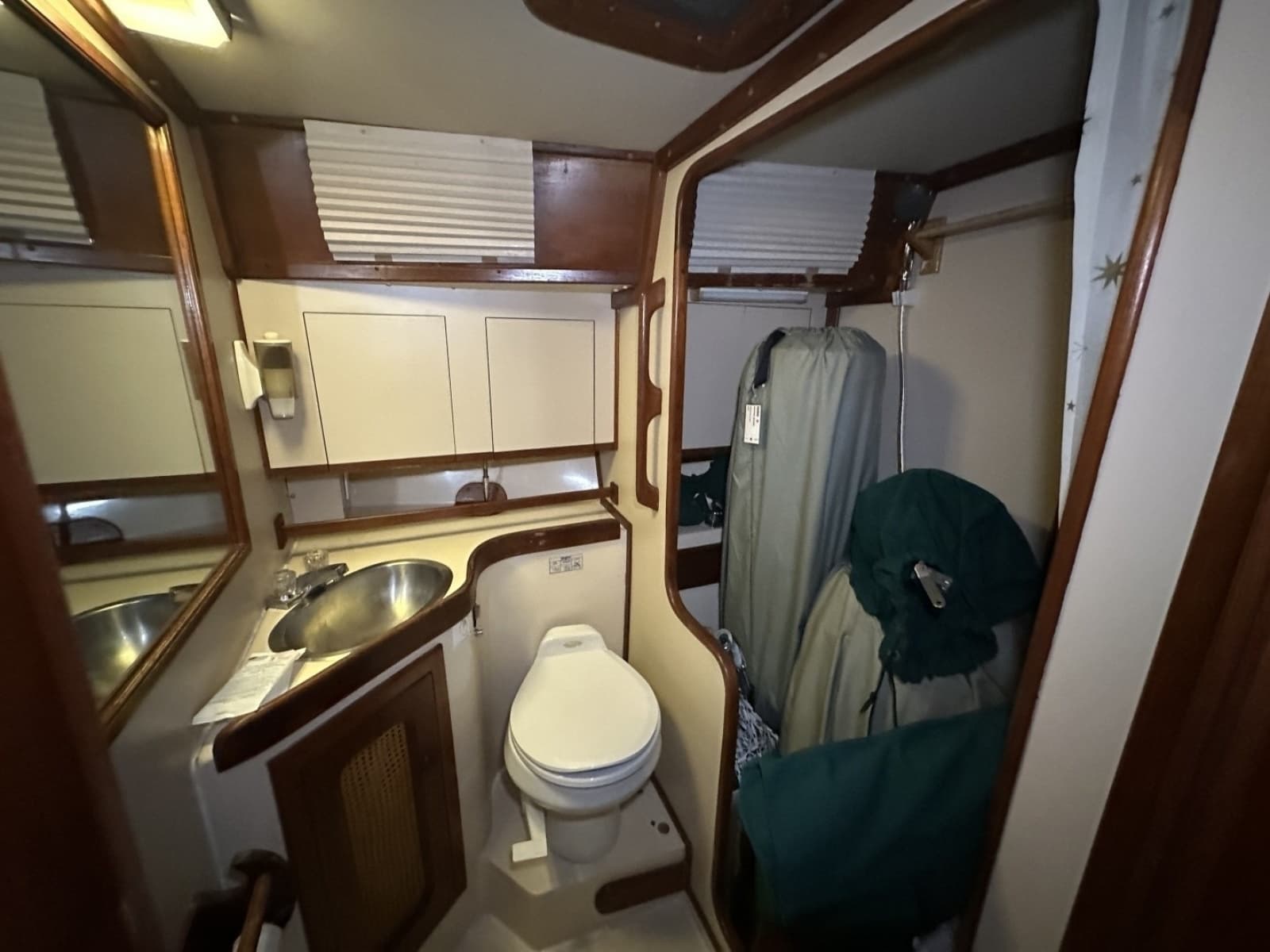 1985 Endeavour 42 CC - Photo 10