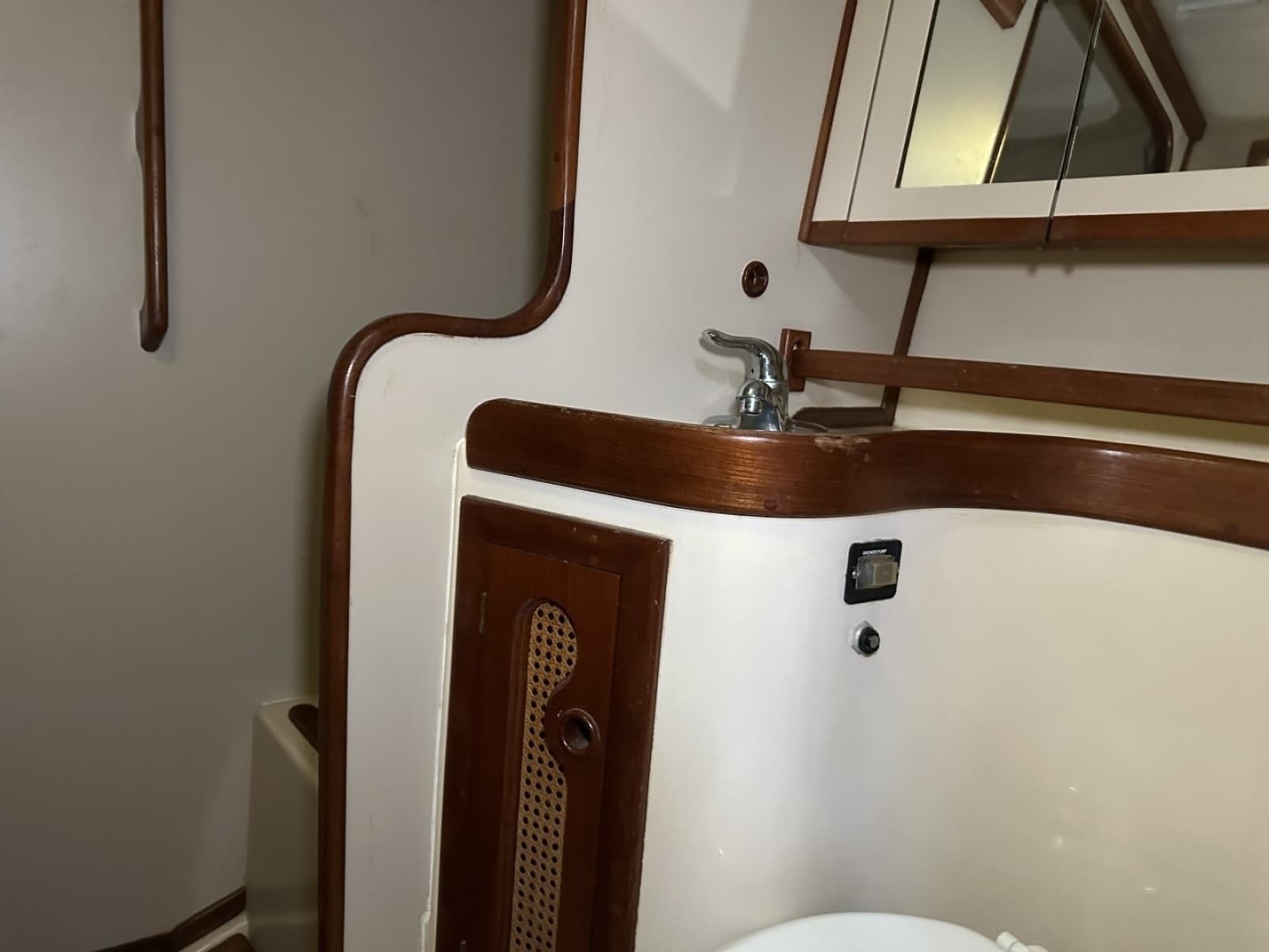 1985 Endeavour 42 CC - Photo 114