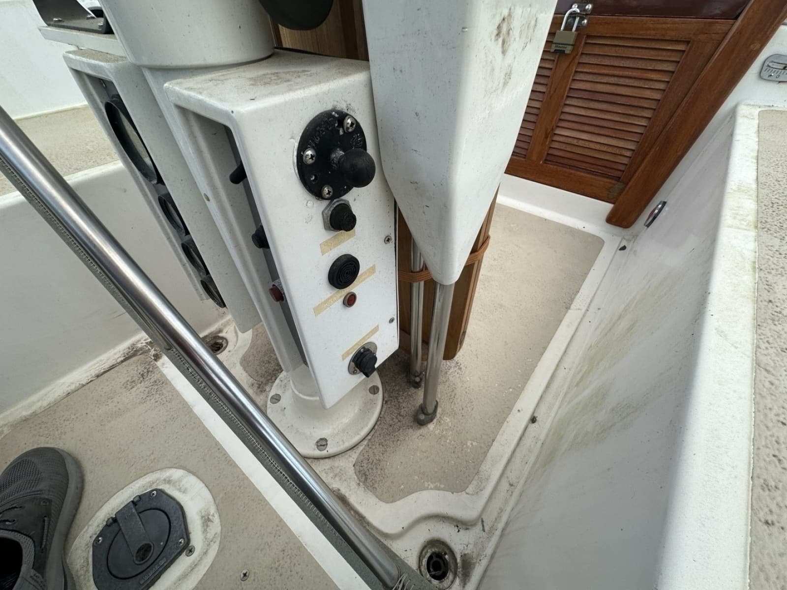 1985 Endeavour 42 CC - Photo 40
