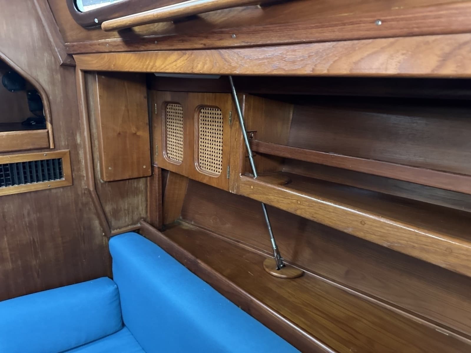 1985 Endeavour 42 CC - Photo 132