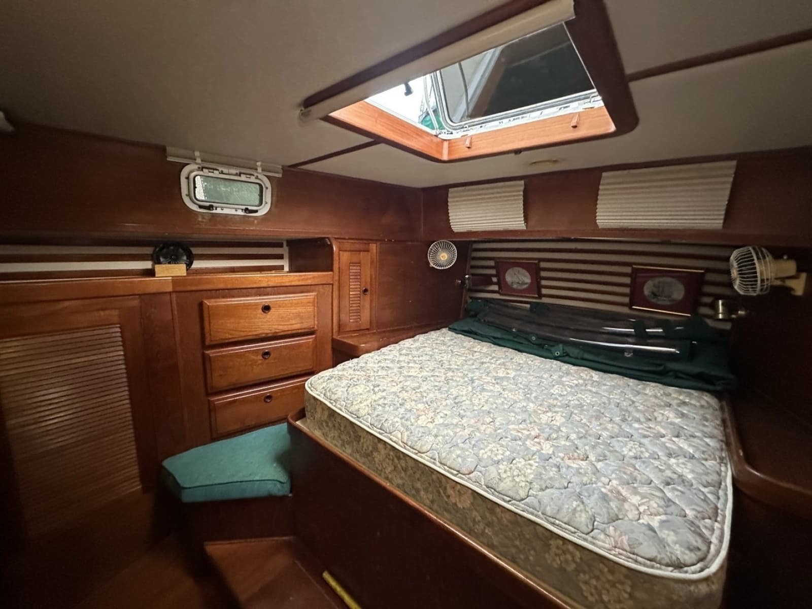 1985 Endeavour 42 CC - Photo 8