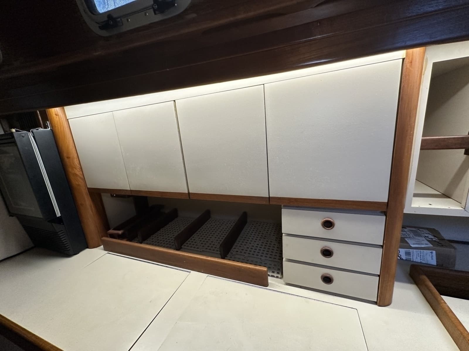 1985 Endeavour 42 CC - Photo 96