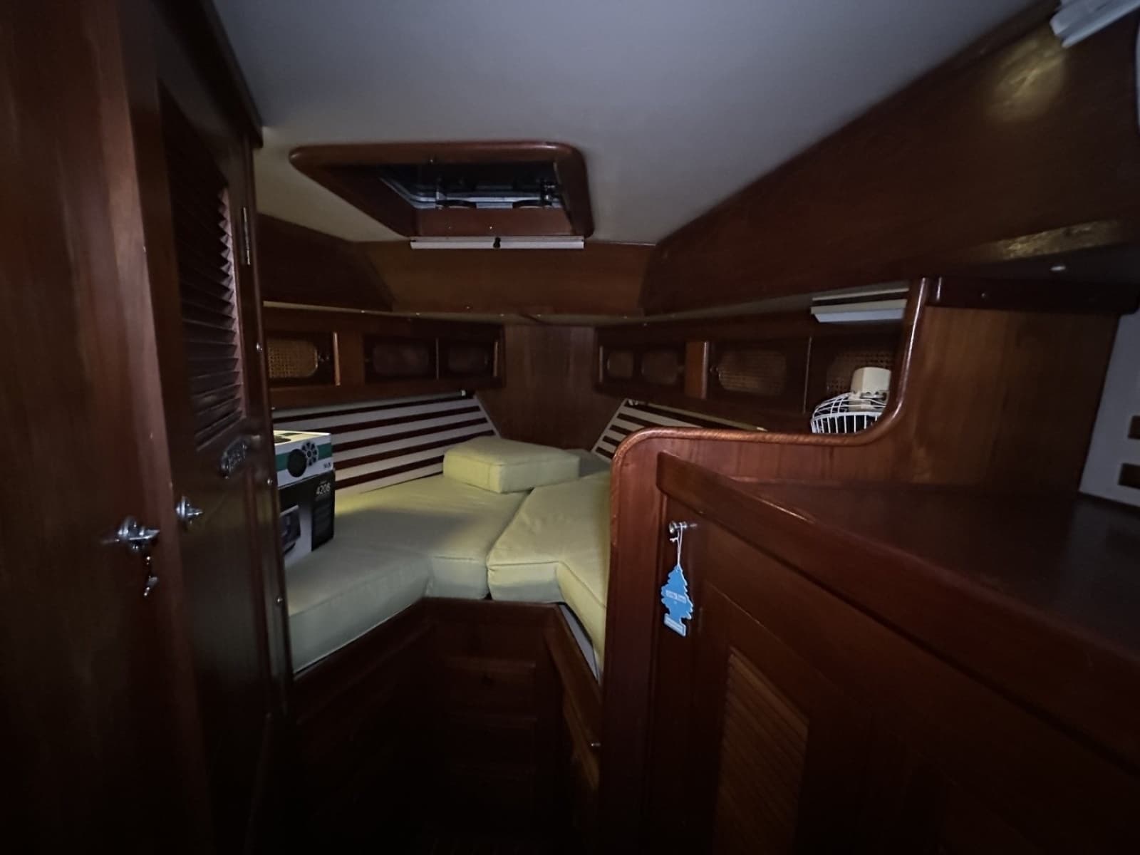 1985 Endeavour 42 CC - Photo 144