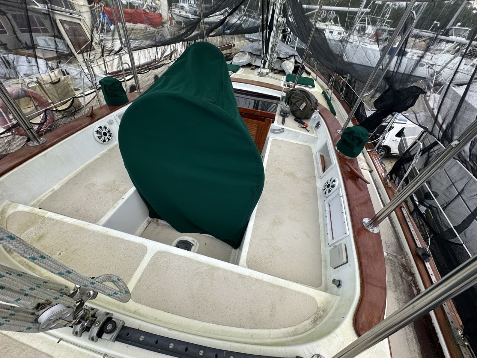 1985 Endeavour 42 CC - Photo 30