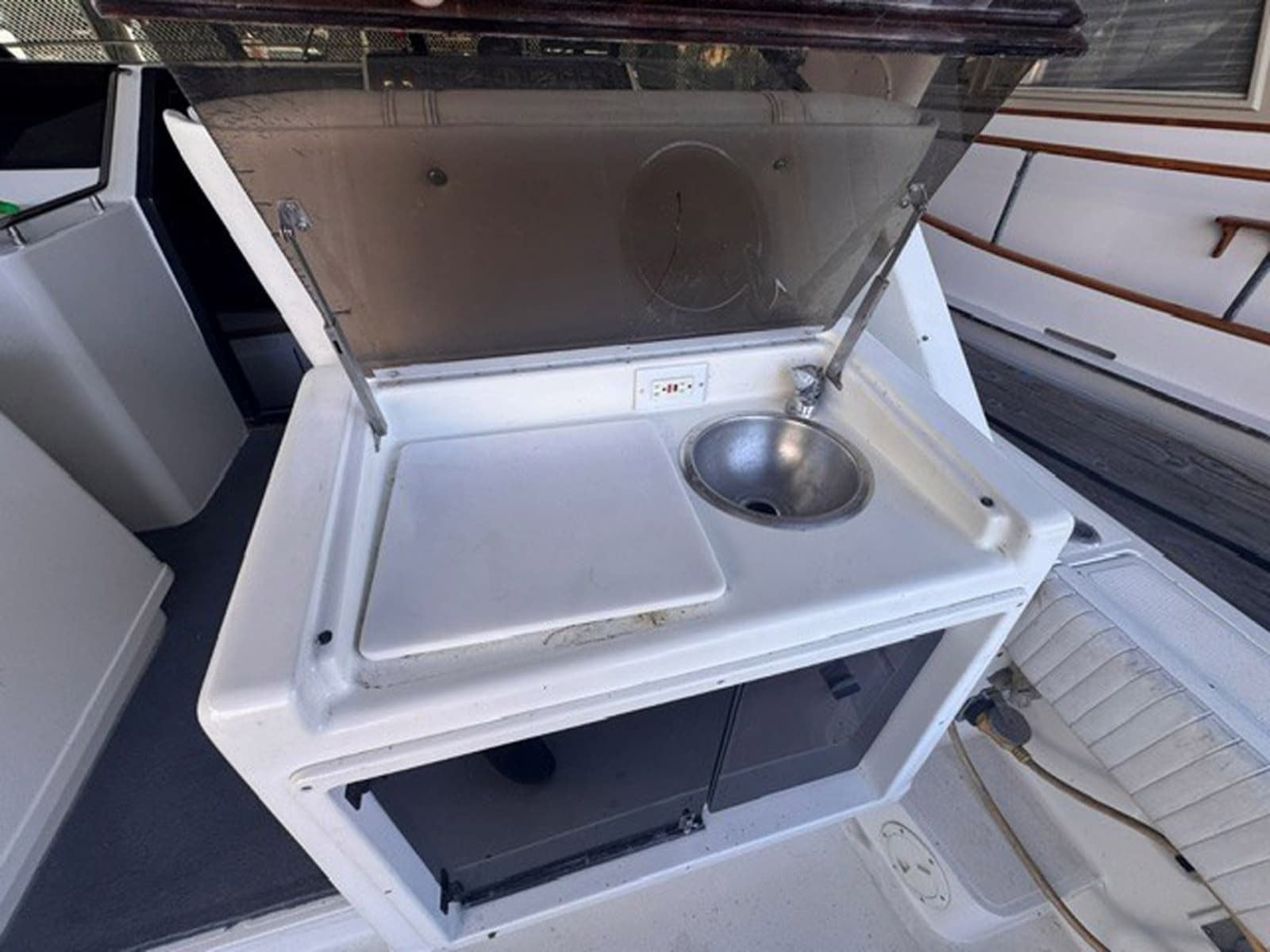 1988 Tiara Yachts 3300 Open - Photo 8
