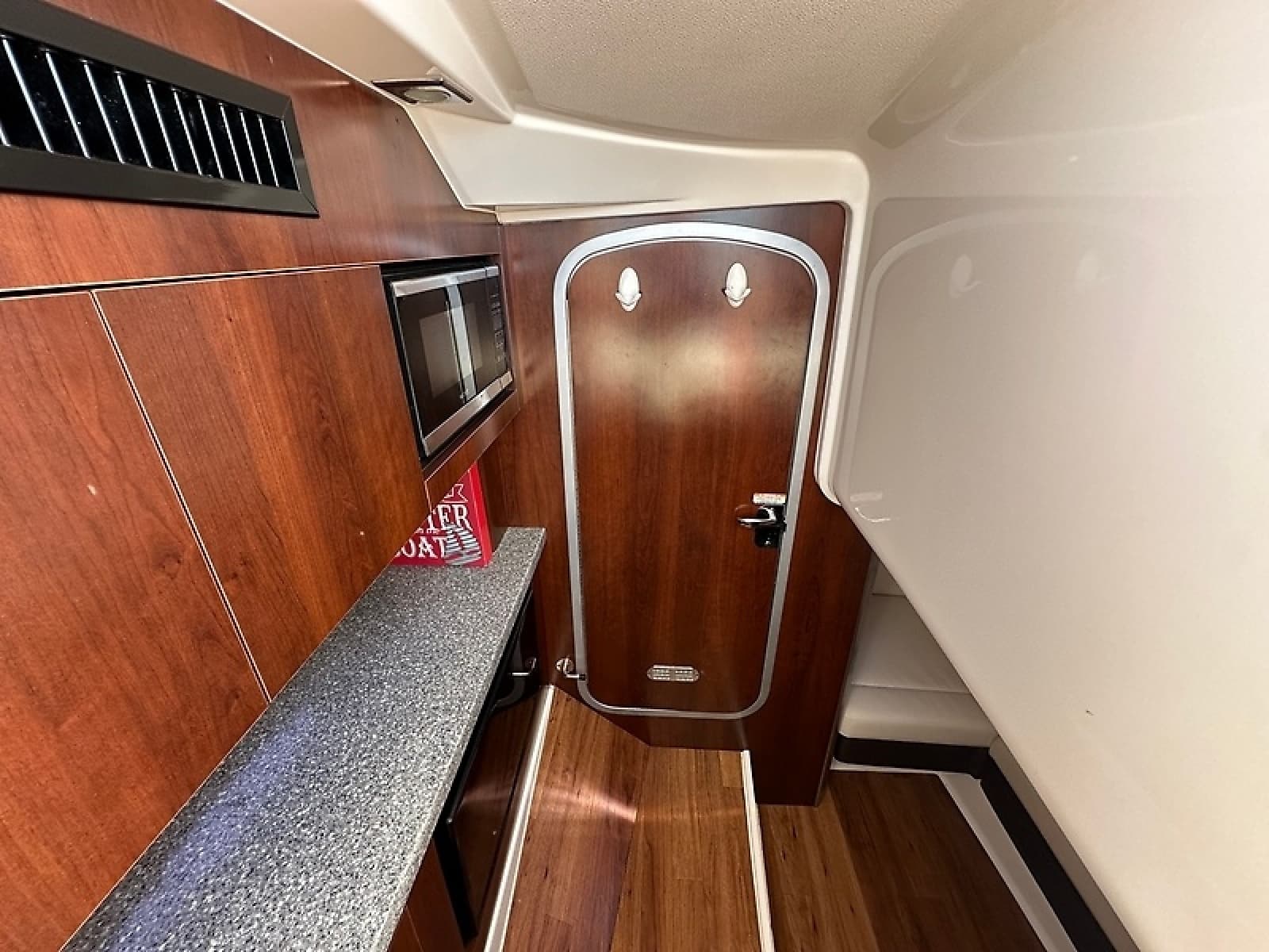 2016 Chaparral 337 SSX - Photo 37