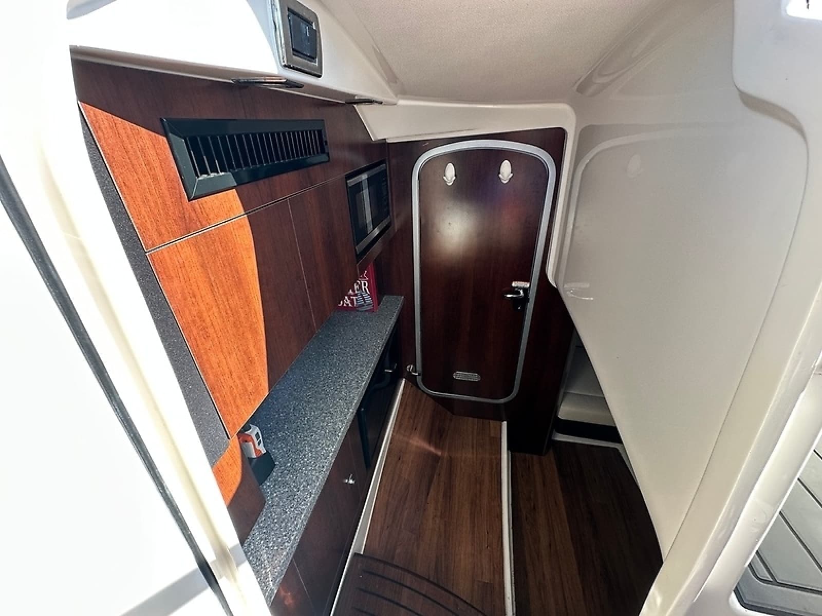 2016 Chaparral 337 SSX - Photo 30