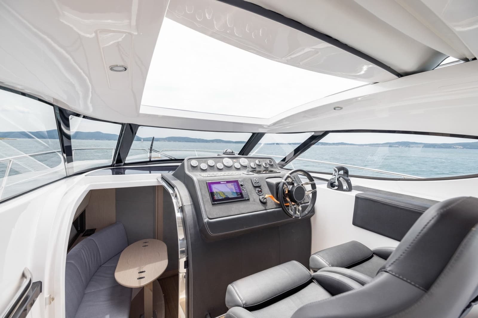 2027 Focus Motor Yachts Power - Photo 17