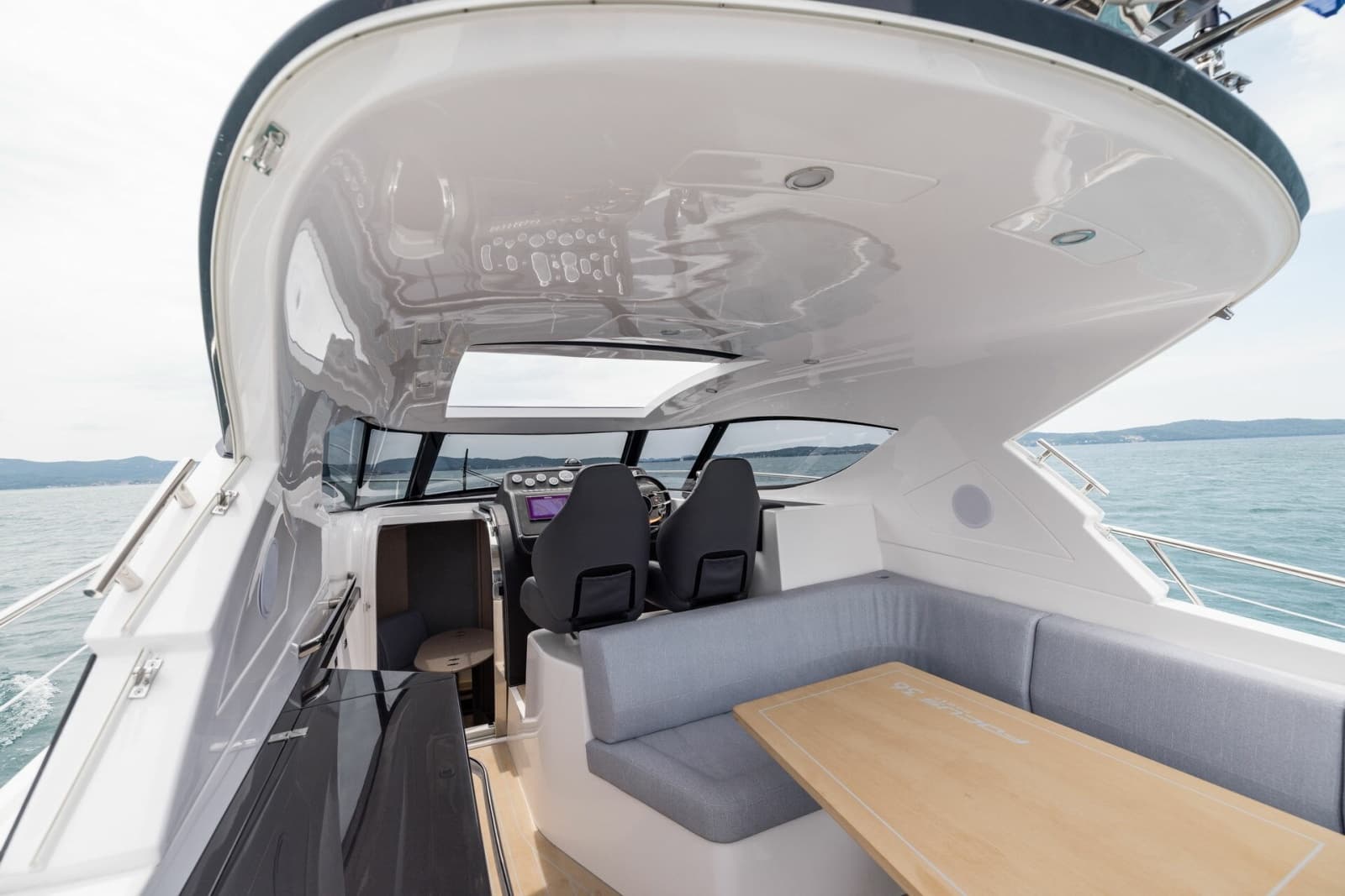 2027 Focus Motor Yachts Power - Photo 16