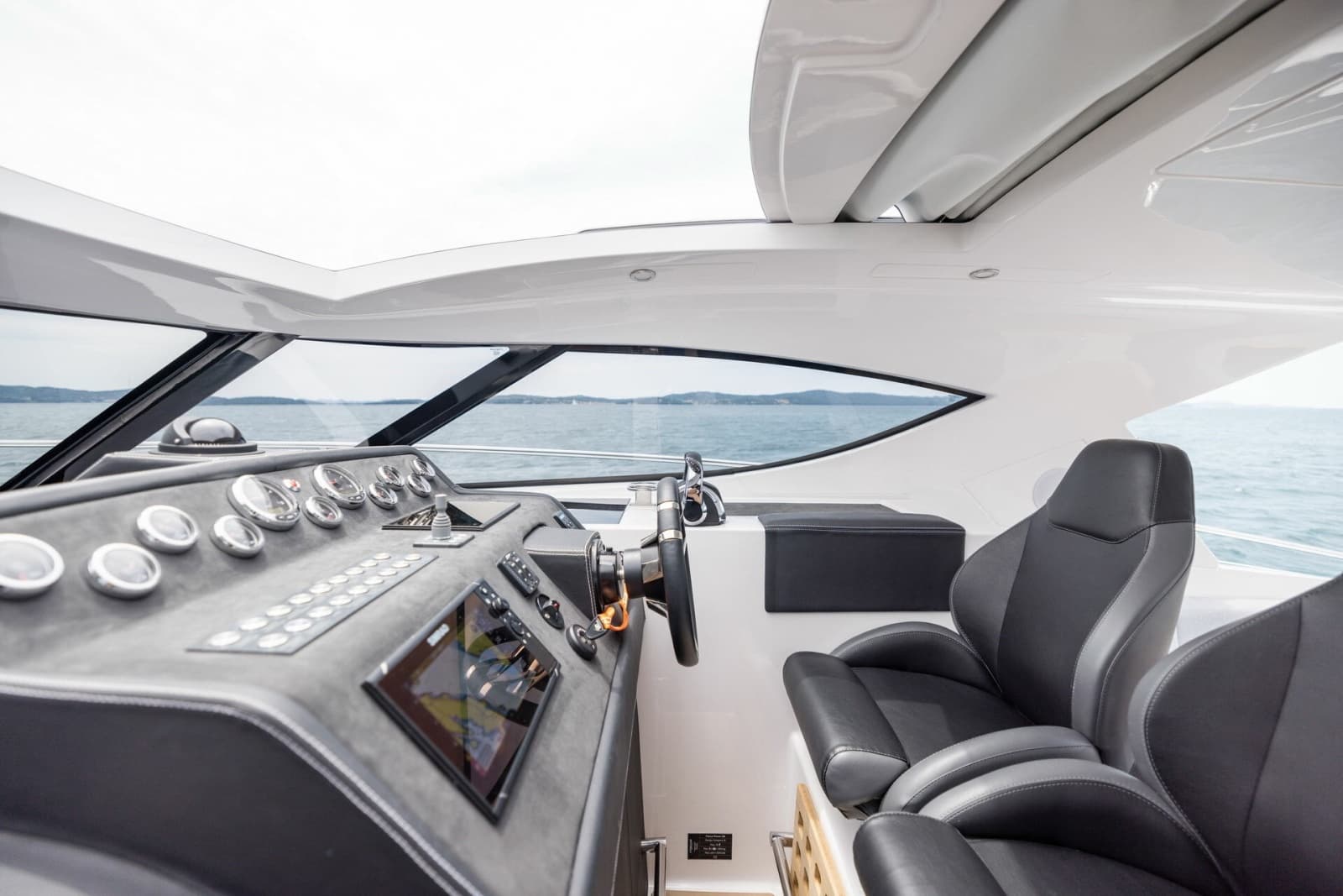 2027 Focus Motor Yachts Power - Photo 18