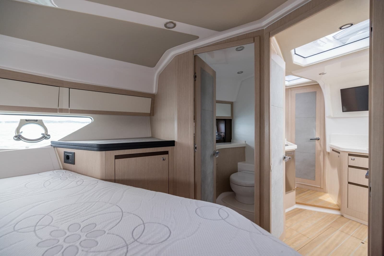 2027 Focus Motor Yachts Power - Photo 33