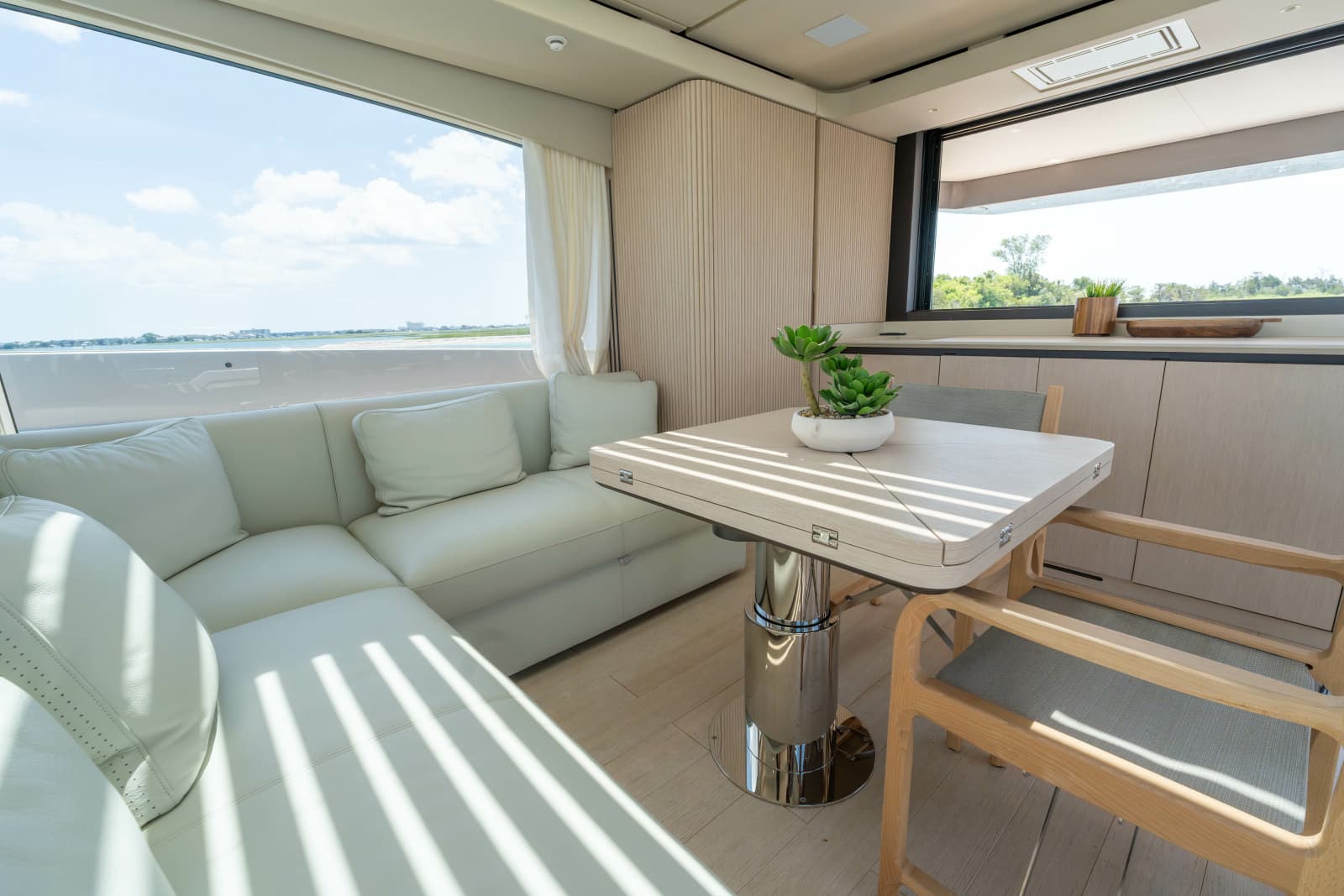 2025 Azimut Seadeck 6 - Photo 26